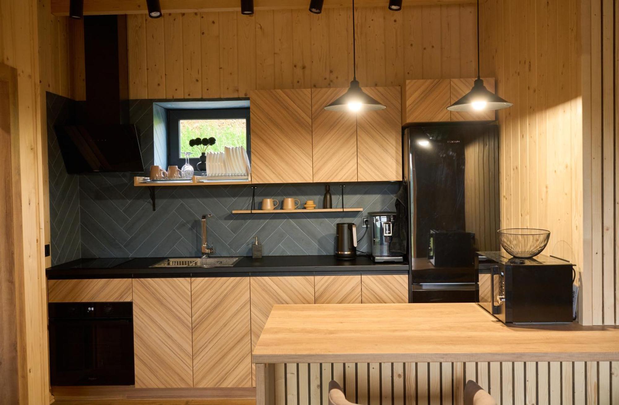 Land Apartment *