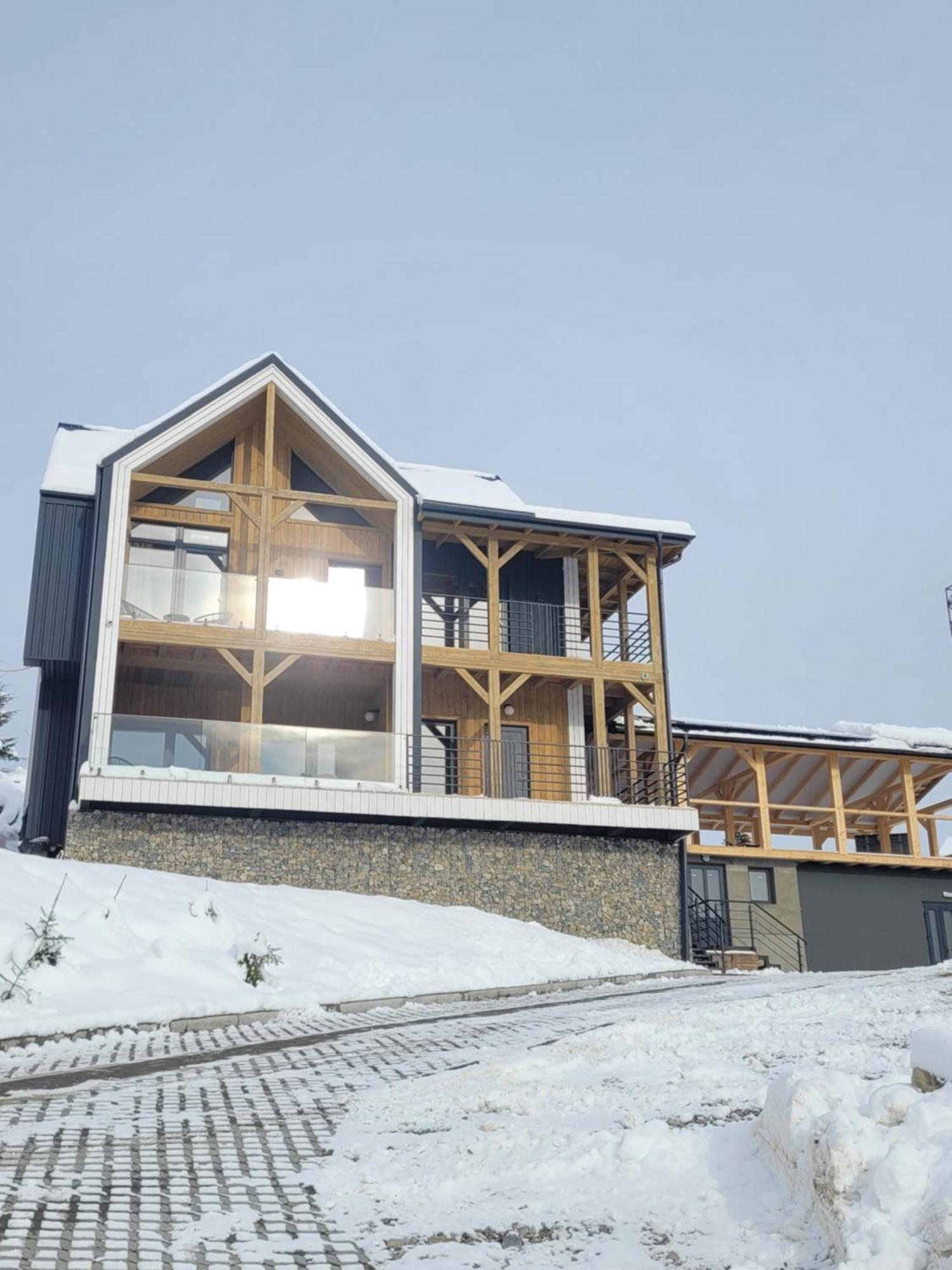 Land Apartment *